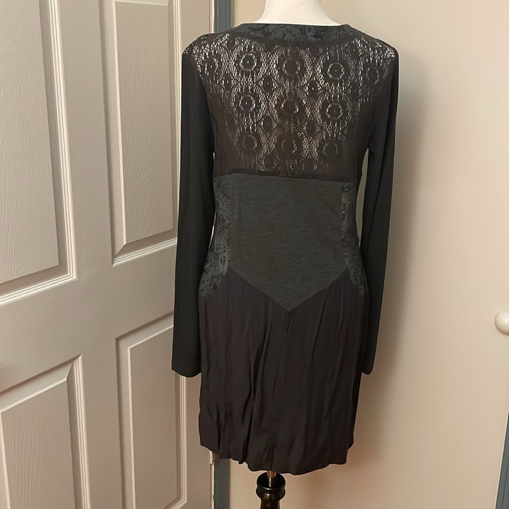 Dress - Picture 4 of 9